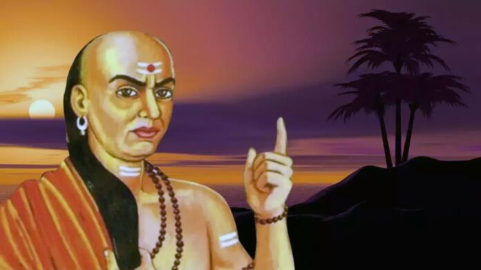Chanakya Niti: ऐसे लोगों का त्याग करें जो आपके दुख का कारण बनें