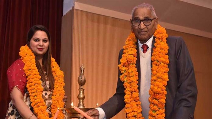 Annual Parents Day: एकता के विचार बचपन में ही बच्चों को देने चाहिये: डा. जगदीश गाँधी