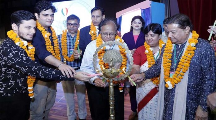 International Children's Film Festival, अच्छी फिल्में बच्चों को अच्छा इंसान बनाती हैं: भजन सम्राट पद्मश्री अनूप जलोटा