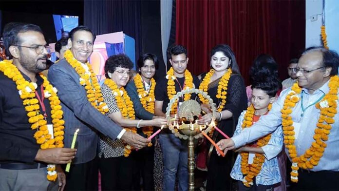 ICFF-2024: 6 दिनों में लगभग 80 हजार छात्रों ने ली जीवन मूल्यों की सीख