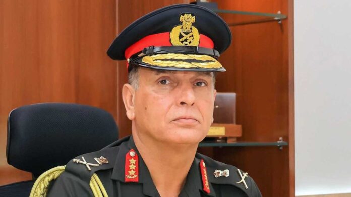 30 साल बाद टैंक कमांडर के हाथों में भारतीय सेना की कमान, जानिए कौन हैं नए Army Chief Lt. General Dhiraj Seth