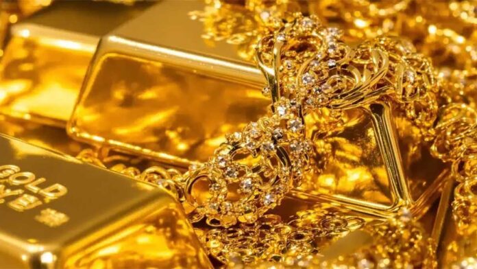 Gold News: घरों से निकला 50 टन पुराना सोना! लोग तेजी से बेच रहे हैं ज्वेलरी, क्या आपको भी अभी उठाना चाहिए यह कदम?