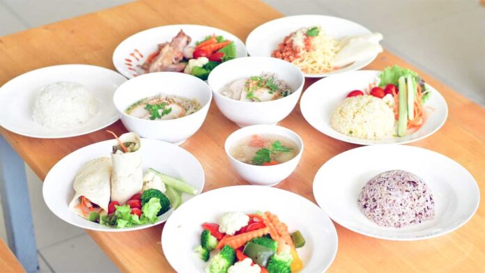 Healthy Eating Tips: क्या आपका खानपान धीरे-धीरे शरीर को बना रहा है कमजोर? एक्सपर्ट से जानें किन Foods से रहेगा पूरा शरीर हेल्दी